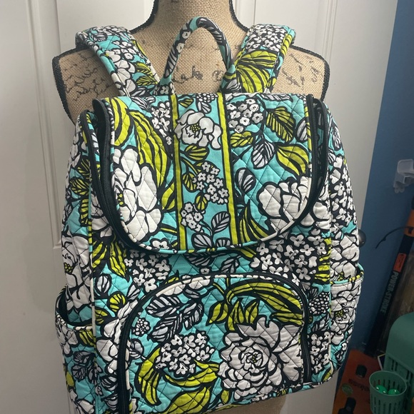 Vera Bradley “Island Blooms” Full-Size Backpack - Picture 5 of 8